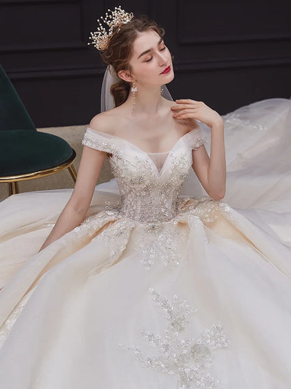 Luxury Handmade Boat Neck Wedding Dress With Train Lace Flower Bridal Dress