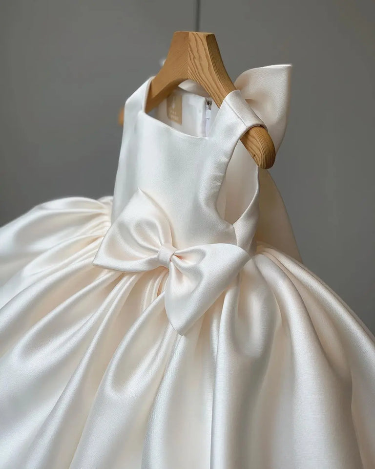 Customized Flower Baby Girls Wedding Birthday Bownot Dresses Clothing Toddler Kids Princess Party Ball Holy Communion Gown